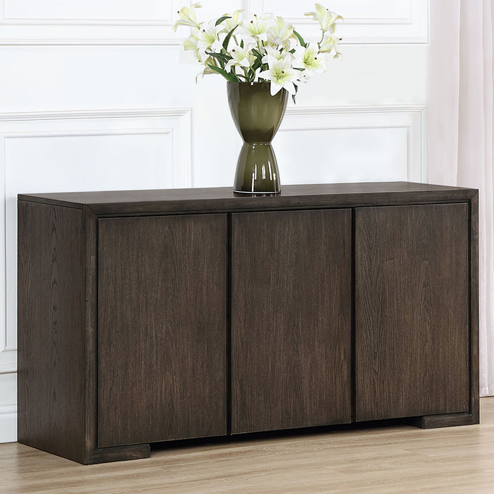 Evan - Server - Brown