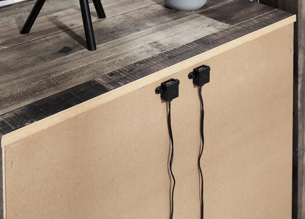 Derekson Full Panel Headboard Bed with Mirrored Dresser, Chest and Nightstand